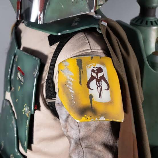 DashWrites2002's tweet photo. Its clearly AI
Look at Fett's mythosaur sigial 

Not to mention the whole thing just looks fake and odd as hell https://t.co/1vT60U8SR6