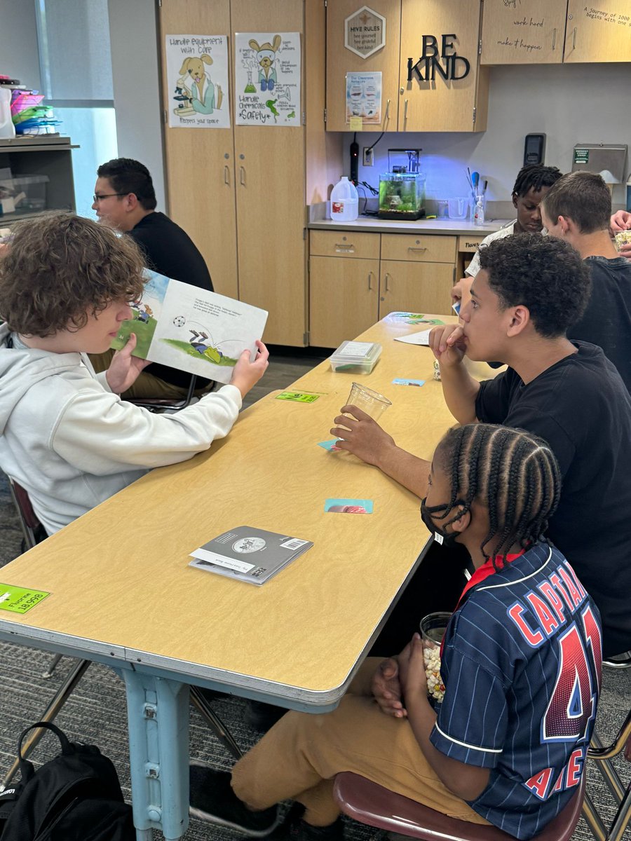 OPS_Virtual's tweet photo. The kindergarteners met with their high school buddies today to read to them. The high school buddies surprised their buddies with popcorn and m&amp;ms. https://t.co/xNPbGMbc5n