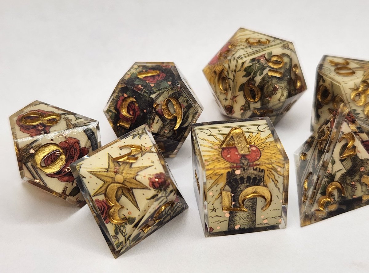 Sinnamon Roll Dice 🐶 tweet media