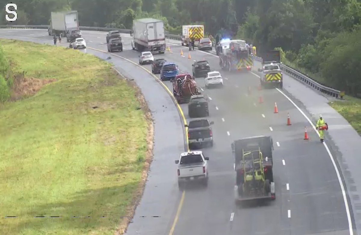 HernandoCoFire's tweet photo. HCFR is on scene of a vehicle crash on I-75 SB near the 296 MM. A box truck went through the guardrails and is down the embankment. 1 lane is blocked on the curve. Use caution in the area as multiple emergencies vehicles are on scene. https://t.co/Y1j8KWbZLj