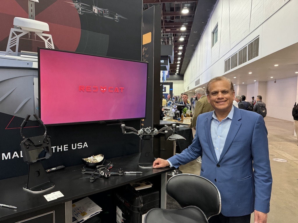 lantronix's tweet photo. #XPONENTIAL 2026 is off to an incredible start for @lantronix with nonstop activity across the show floor and great conversations with customers, partners, and industry leaders.
Lantronix CEO Saleel Awsare met with Allan Evans, CEO of @MachinesUnusual, at the $UMAC booth to showcase the Drone Reference Platform integrated with the H7 Flight Controller, while also stopping by the @RedCatHoldings booth featuring the Black Widow™ platform powered by Lantronix technology.
The future of autonomous systems is moving fast, and Lantronix is right at the center of it.
$LTRX #EdgeAI #AutonomousSystems #DefenseTech #UAS #DroneTech #AIDrones