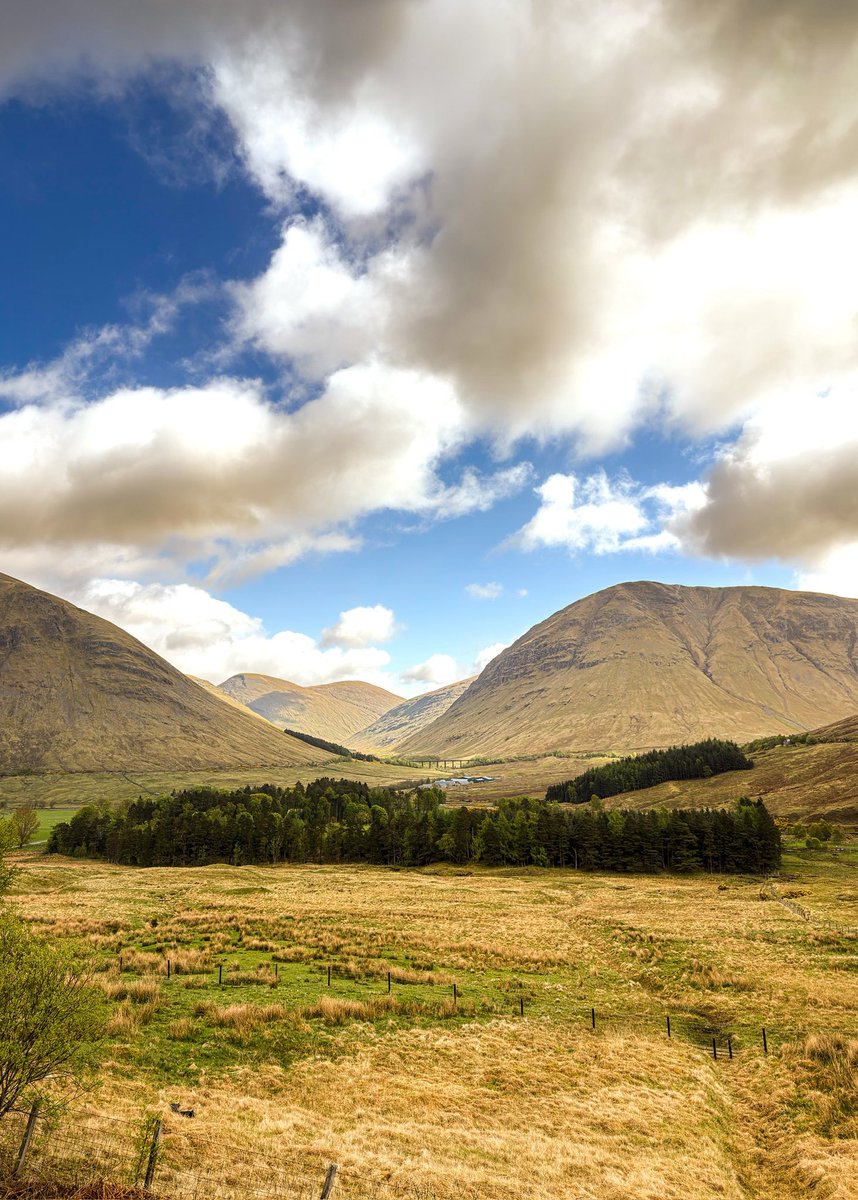 Moliblog's tweet photo. The Highlands https://t.co/cLTANuJDH0