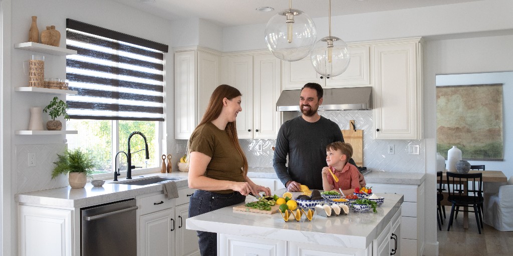 3DayBlinds's tweet photo. Hosting season is here and your home is about to do a lot of work. ☀️🏡From the kitchen, where everyone gathers, to the guest room, where company stays, every space deserves to feel polished and intentional.

📅 Book your free in-home design consultation - https://t.co/LeCvowplOl https://t.co/UzP97SMj69