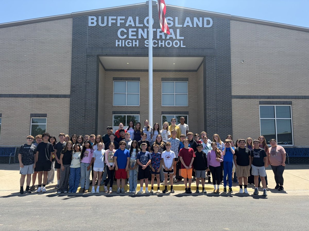 BICMustangs's tweet photo. 6th Grade Step Up Day is in the books! Welcome to High School Class of 2032!!  
6th grade students should be bringing scheduling folders home tonight. Please complete the form and return it to school with them tomorrow. https://t.co/d3sz5ohQVU
