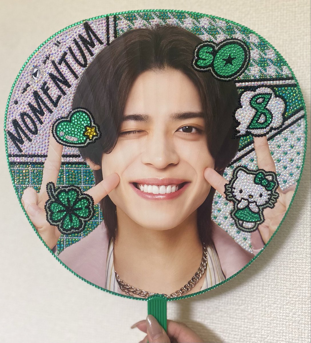 MOMENTUMデコうちわ完成〜(๑>◡<๑)💚