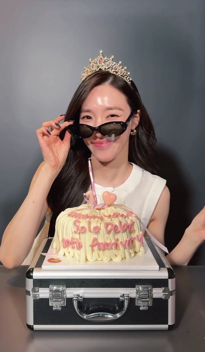 fany_expert's tweet photo. Happy Tiffany ❣️ = Happy Youngones &amp; Sones 

@tiffanyyoung #TiffanyYoung #Tiffsny #YoungOne #YoungOnes #Young1 #Sone https://t.co/giUXbI5PB1