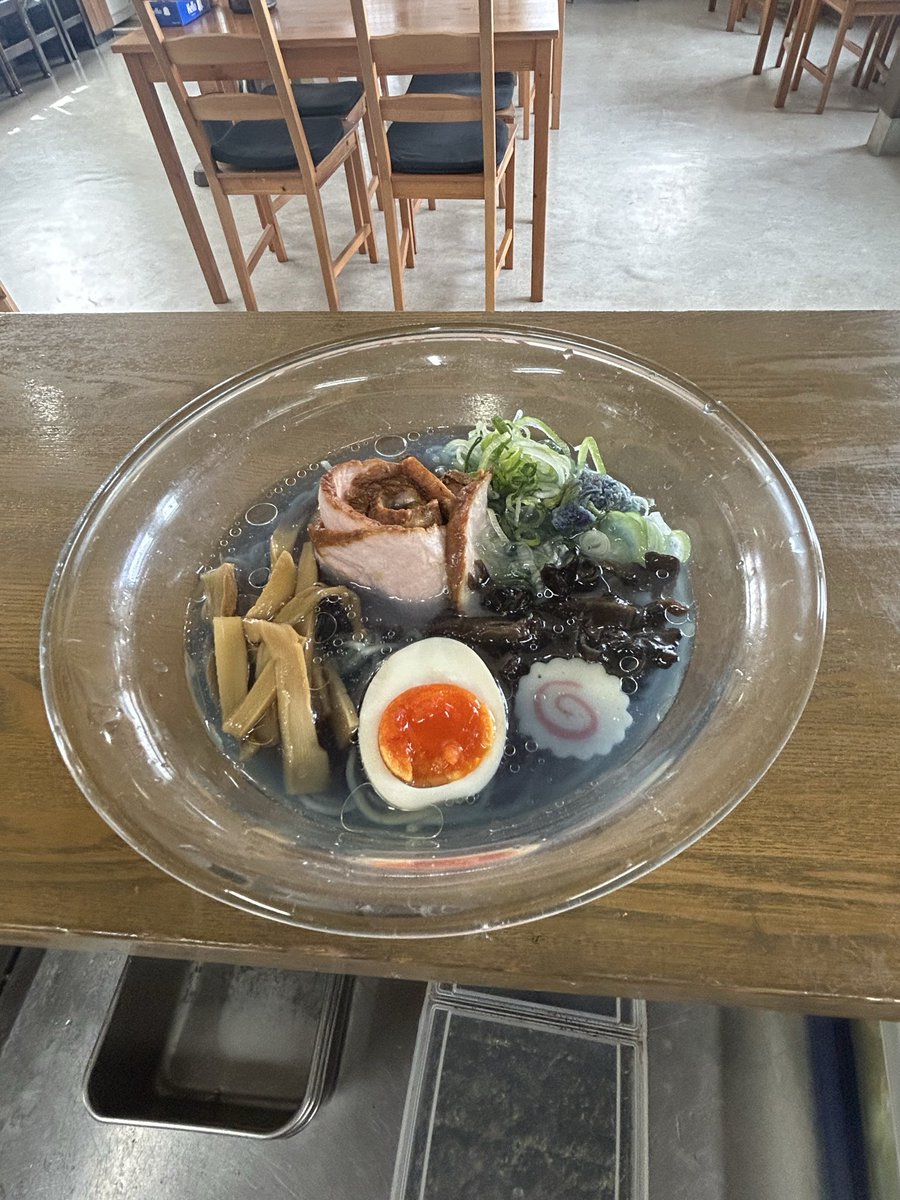 308minoya's tweet photo. おはようございます
本日も10時オープンいたします
5月の限定麺は柴田ブルーです
とり清湯の冷たいスープです
青いのはバタフライピーティー
です。
限定ごはんは竹の子ごはんです https://t.co/ozID7bnk1c