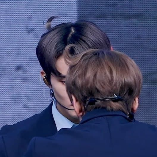 𝔫𝔢𝔬𝔟𝔢𝔞𝔯𝔷🧸🖤⋆˙⟡ new fic📌 tweet media