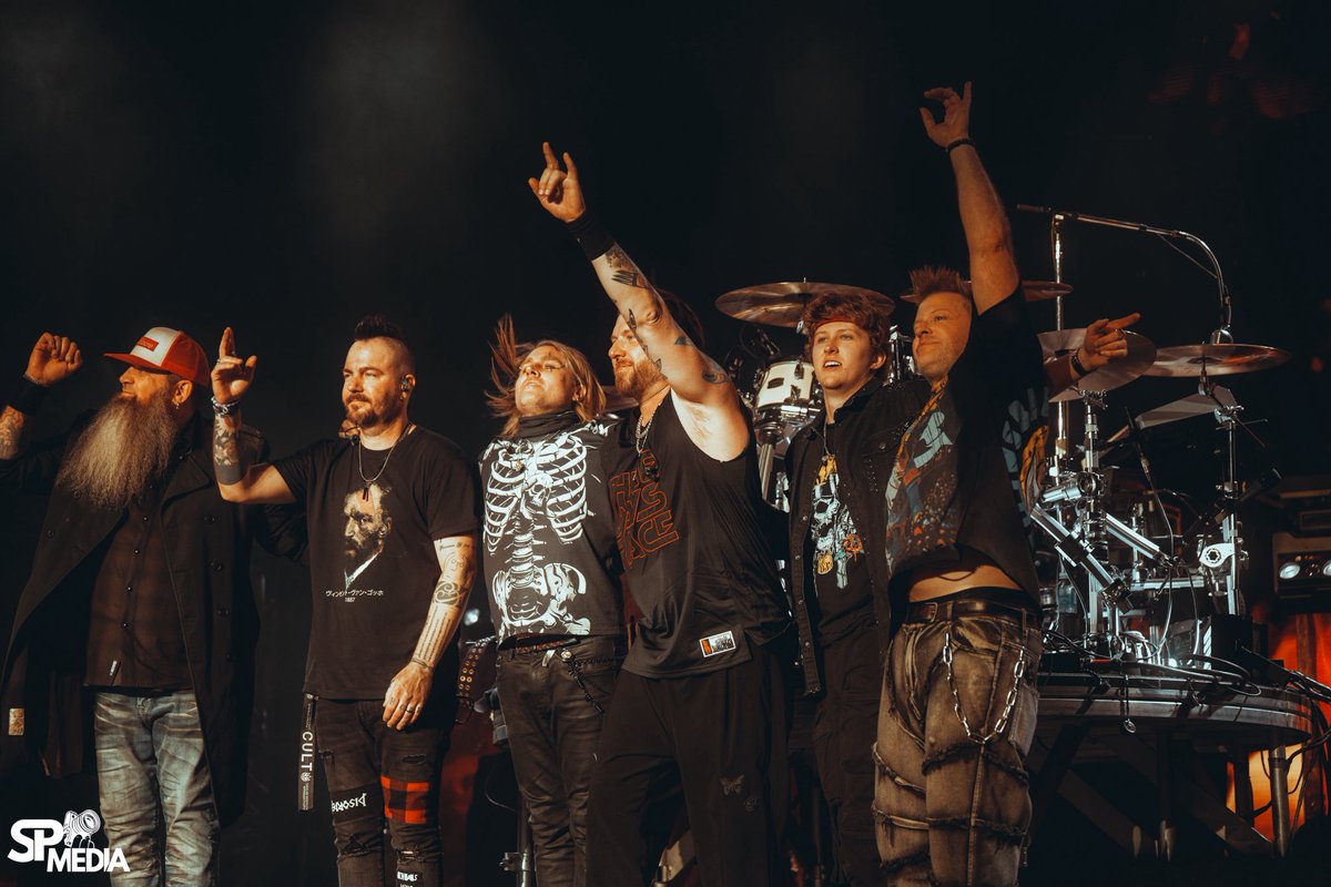 Three Days Grace tweet media