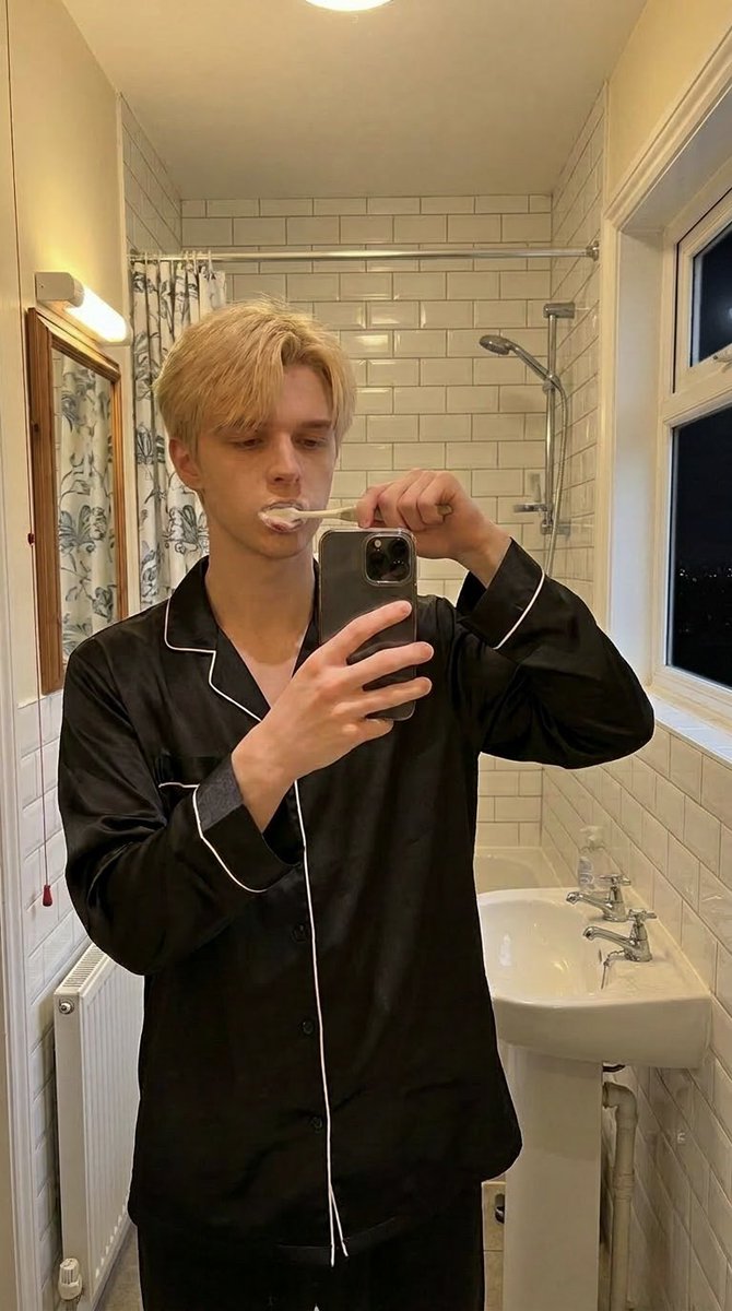 Luke Warner tweet media