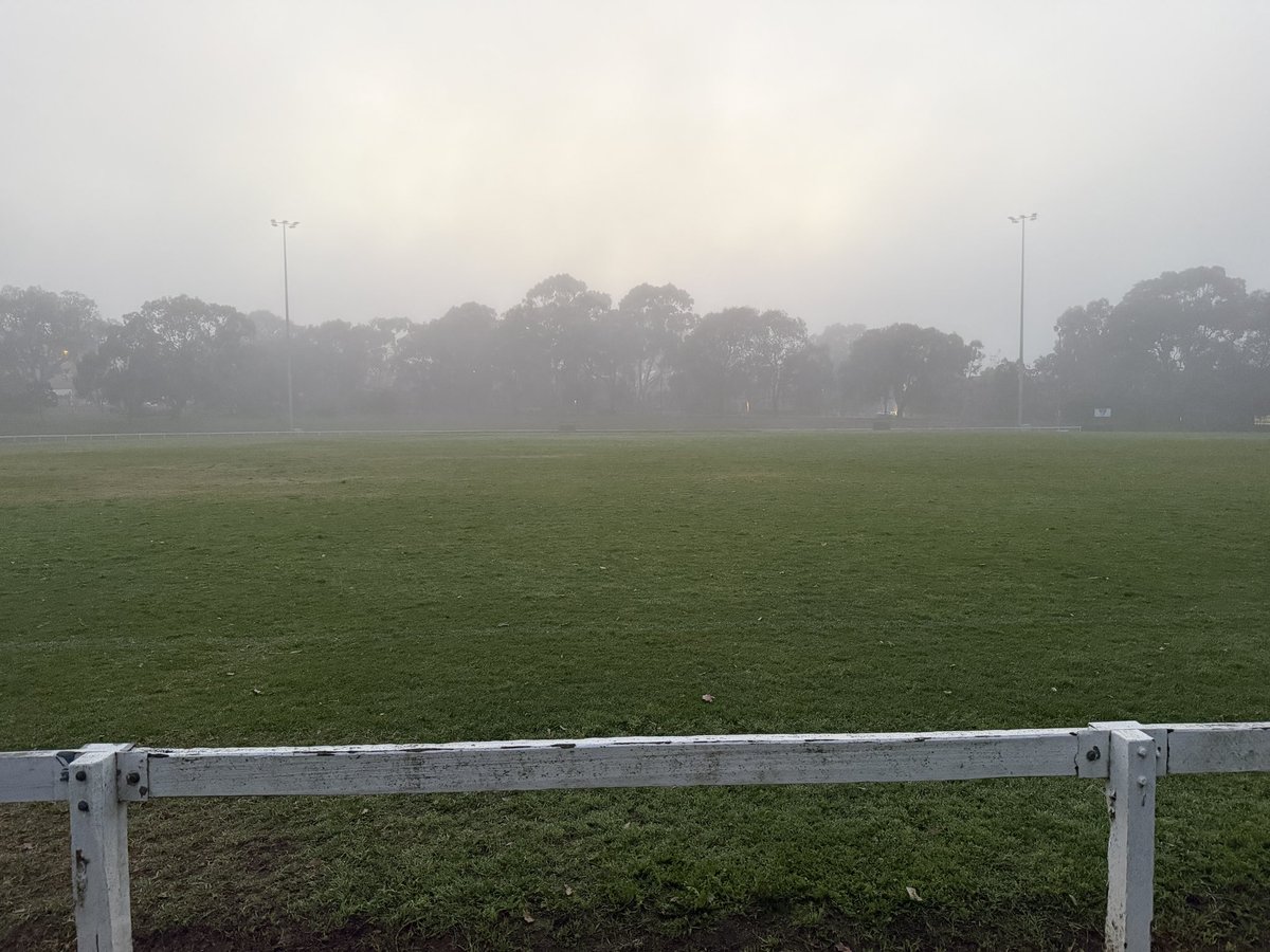 ACarbinesMP's tweet photo. A misty yet mild morning for the Ivanhoe running group. 🏃‍♂️ https://t.co/0wsfCSYvCv