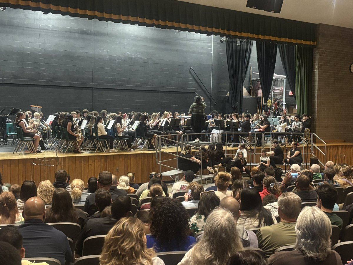 Veterans Memorial Middle School tweet media
