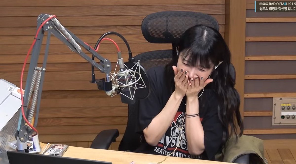 빙글😶 tweet media