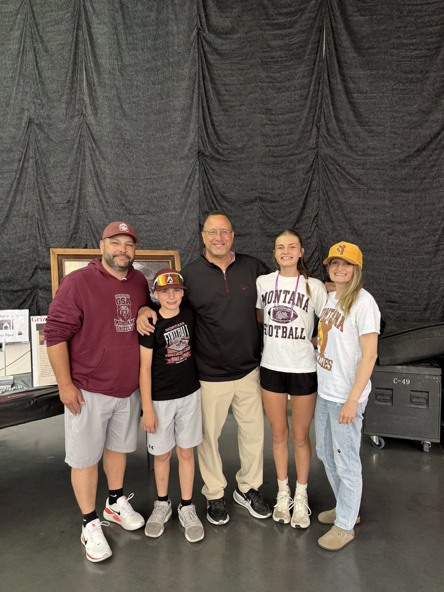 CoachRoss82's tweet photo. What a great night at the 2026 @MontanaGSA fundraiser in Great Falls, MT. I am also very excited to support @Coachbk_griz as he brings a ton of energy and desire to recruit MT’s best and brightest Student athletes! https://t.co/SareeShBSO