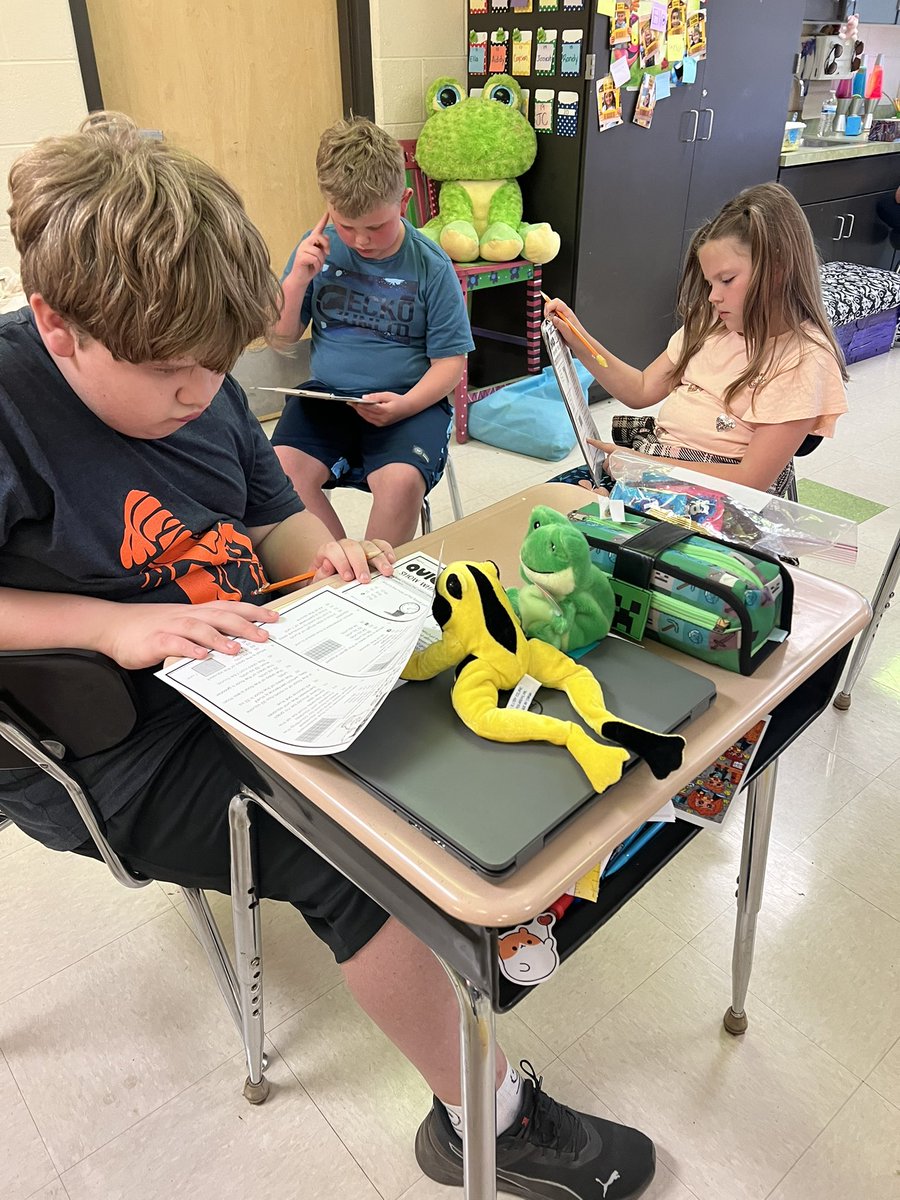 3rdCes's tweet photo. We love a nice spirited game of Capture the Frogs as we review. @ChristianaES1 https://t.co/KQWkZacsD4