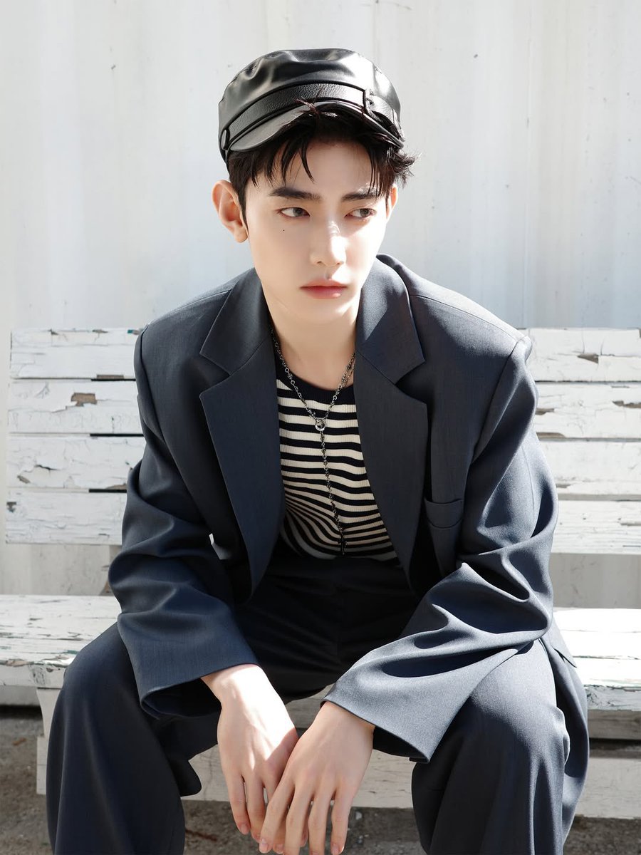 HELLO ZHANG HAO???? 😮