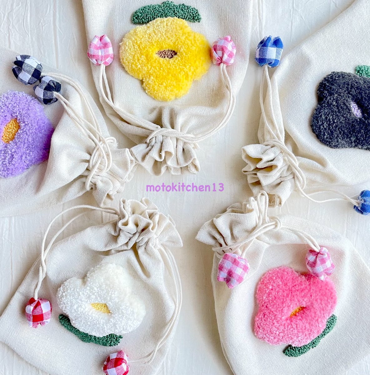 RT @motokitchen_13: 巾着袋にお花🌼🌼🌼 #フリステ #ニードルパンチ