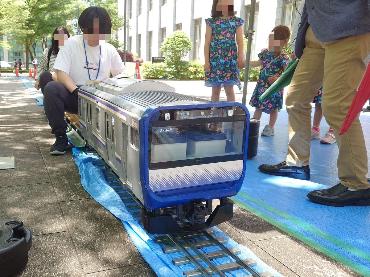 CIT_TRAINS's tweet photo. 文化の祭典ありがとうございました！
ミニ電車では300名を超える来場者の方にご乗車いただきました。
また、プラレールでは前回からパワーアップし、そびえ立つタワーを中心としたレイアウトを組みました。
今年も津田沼祭に出展予定ですので、是非お越しください！ https://t.co/uv0cv4e7tM