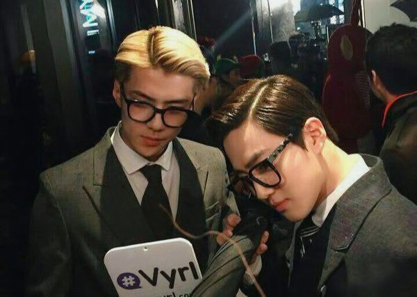 예헷 tweet media