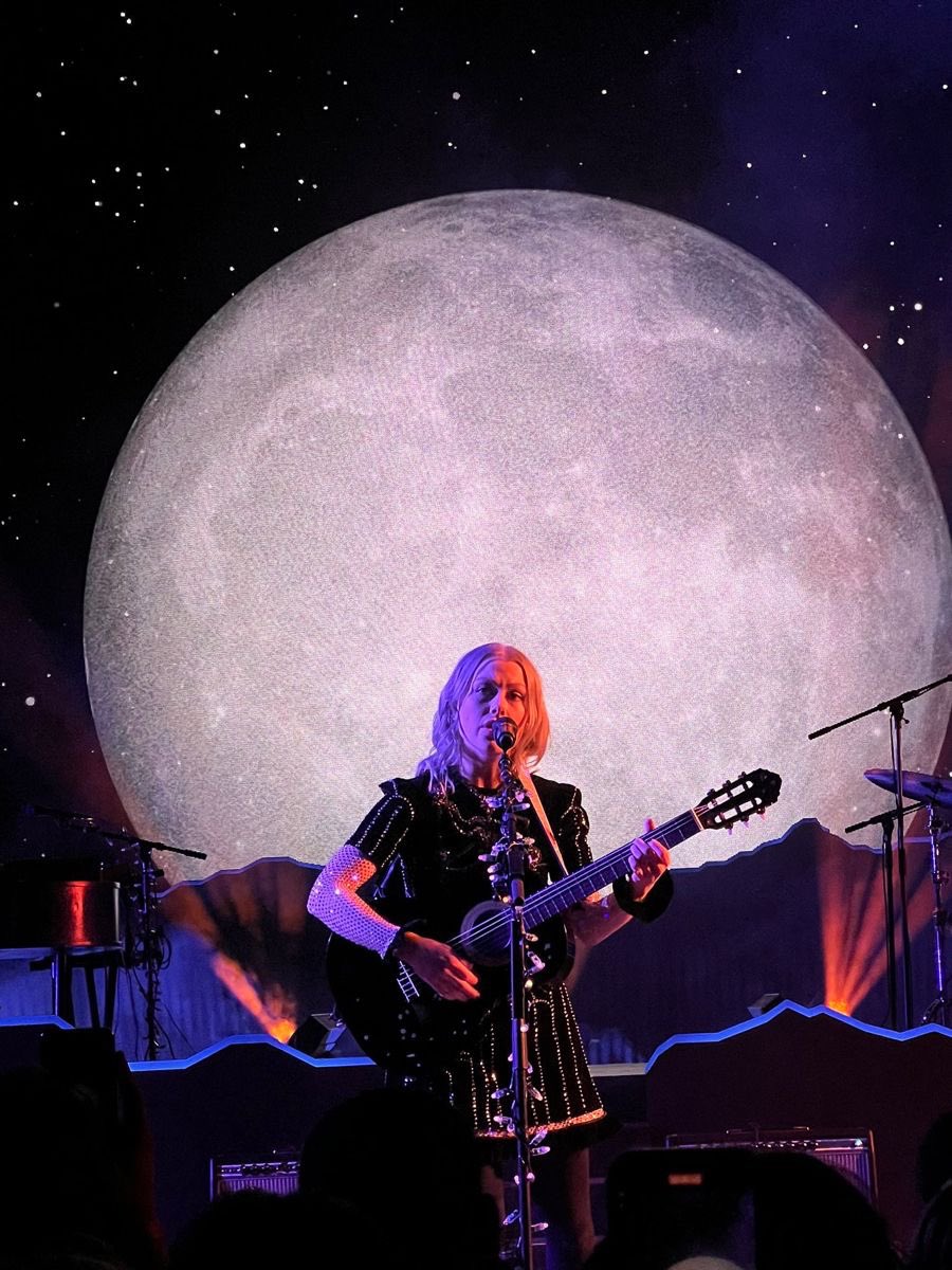 nauticalthemed's tweet photo. need to go home to a phoebe bridgers concert https://t.co/HCsQIYMRMl