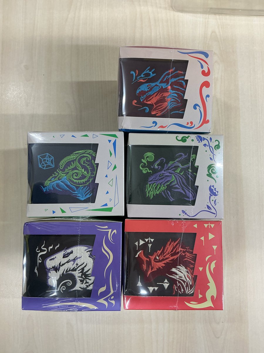 商品情報】 「MTG ストリクスヘイブンの秘密 刺繍入りデッキケース」5