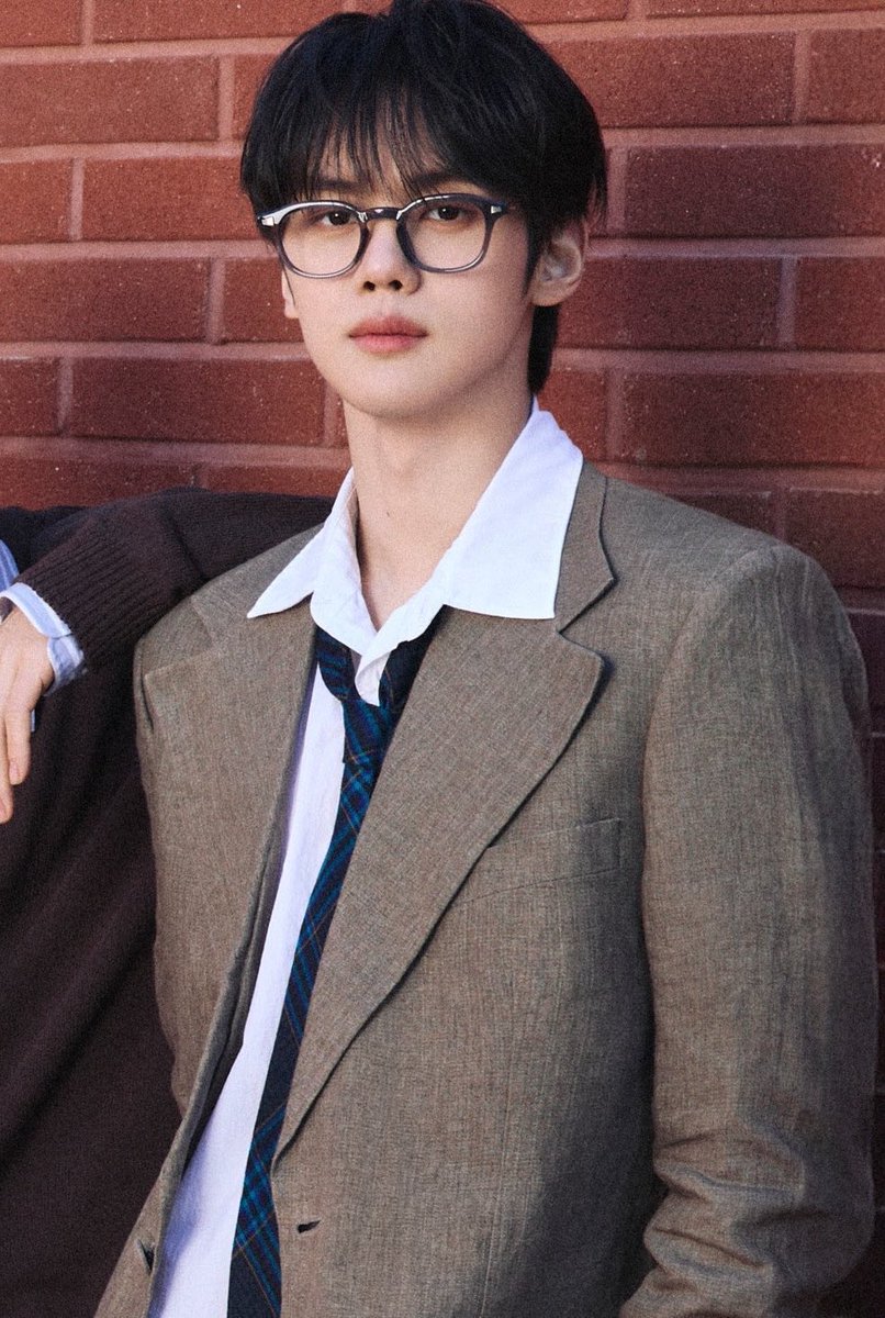คุนไหมกับแว่น🧎🏻‍♀️🧎🏻‍♀️