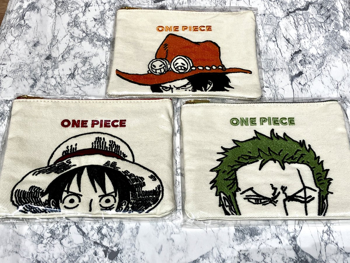 ONE PIECE - ONE PIECE麦わらストア限定 刺繍サコッシュ ゾロ 再入荷】原画商品 『ONE PIECE』刺繍デニムポーチ BD3 ルフィ/ゾロ