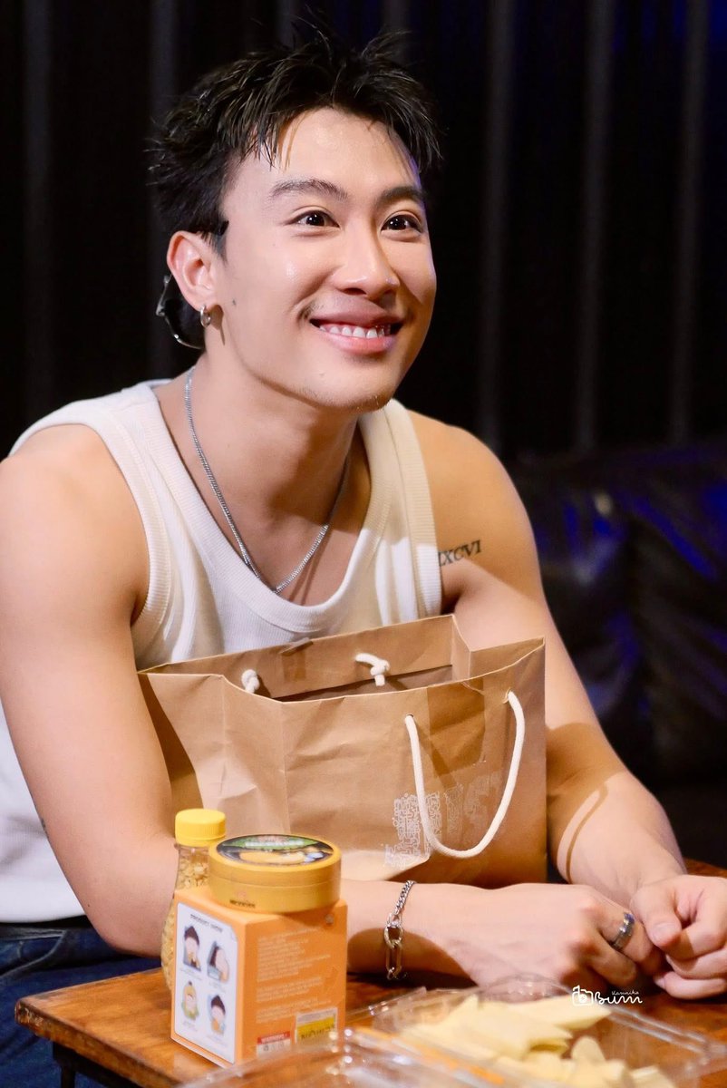 คนของ💛 tweet media