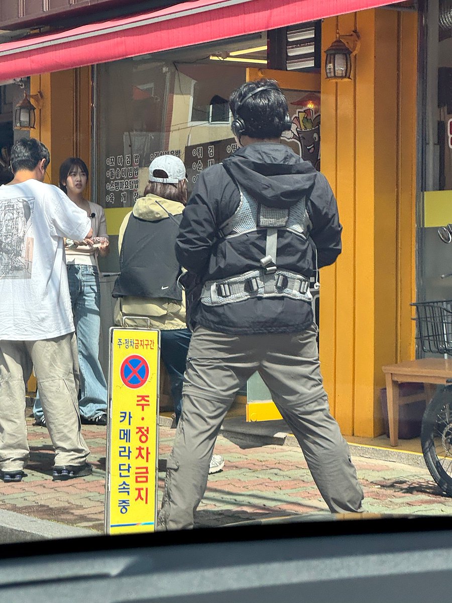 omg jiraksil are apparently really making a tteokbokki business and they have been starting since yesterday!

their shop also apparently opens at 12pm kst everyday