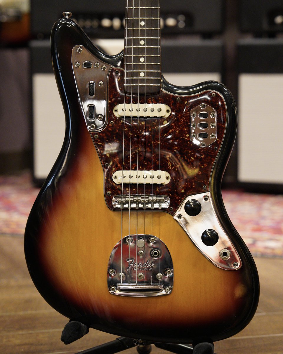 中古新入荷🔥 Fender USA American Vintage 62 Jaguar 3-Color 中古新入荷🔥 Fender USA American Vintage 62 Jaguar 3-Color