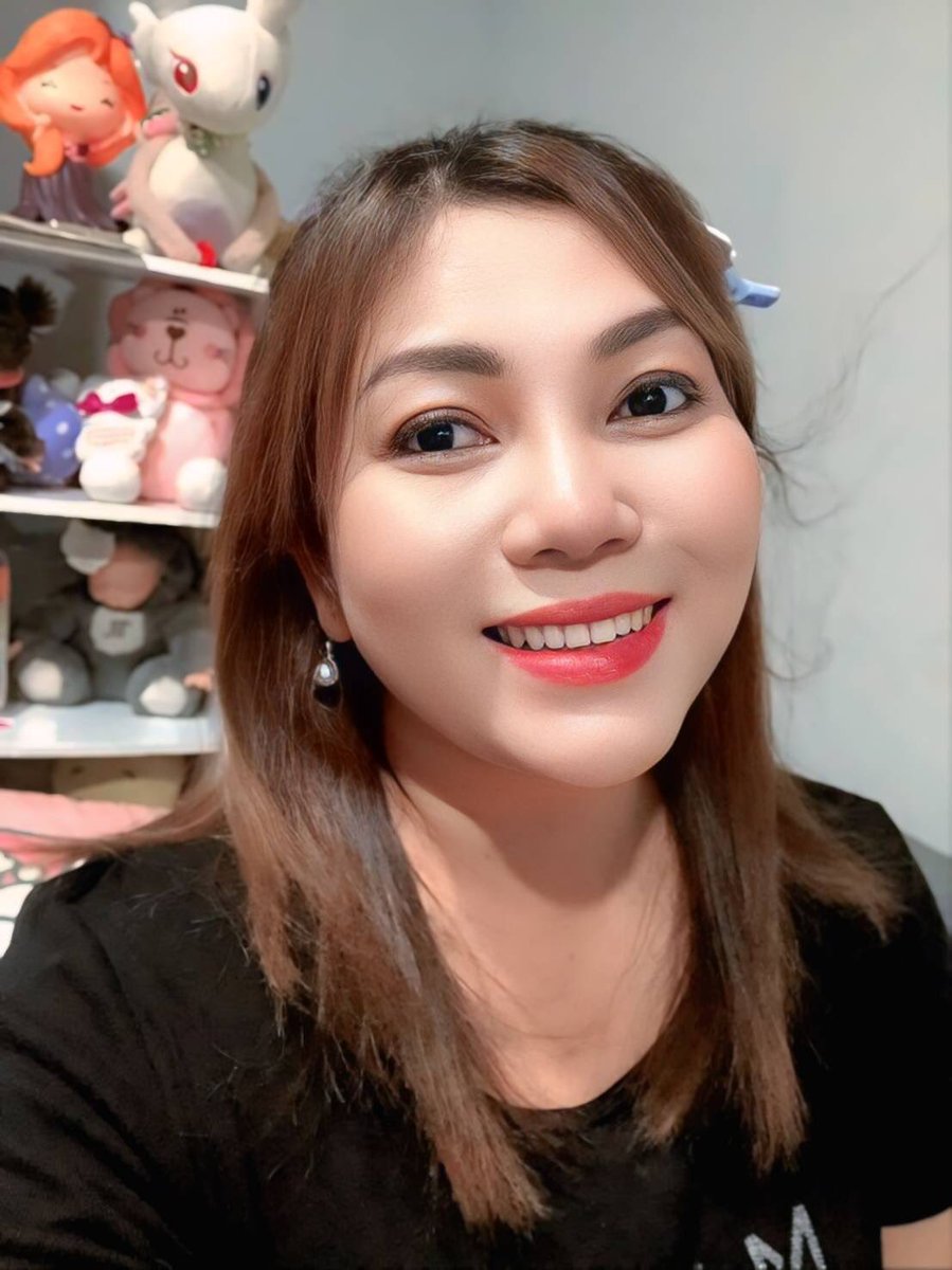 Beautifu Masseuse tweet media