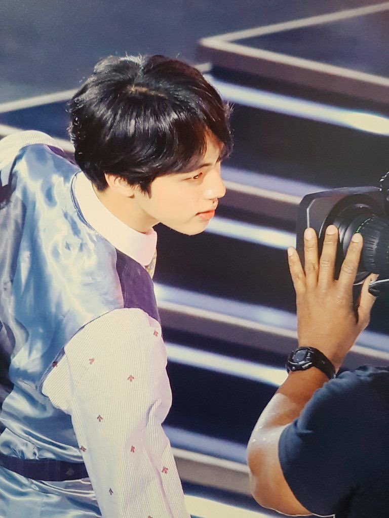 byoinge's tweet photo. 이 날 얼굴 존나 좋았는데 본인도 그랬던 거 같지 https://t.co/Bu87TKgNzB