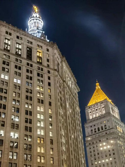 Velvet_Moop's tweet photo. Manhattan City Hall https://t.co/MKJIQvc0Wh