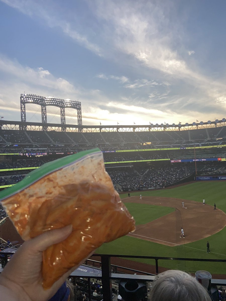 slutty mrs met tweet media