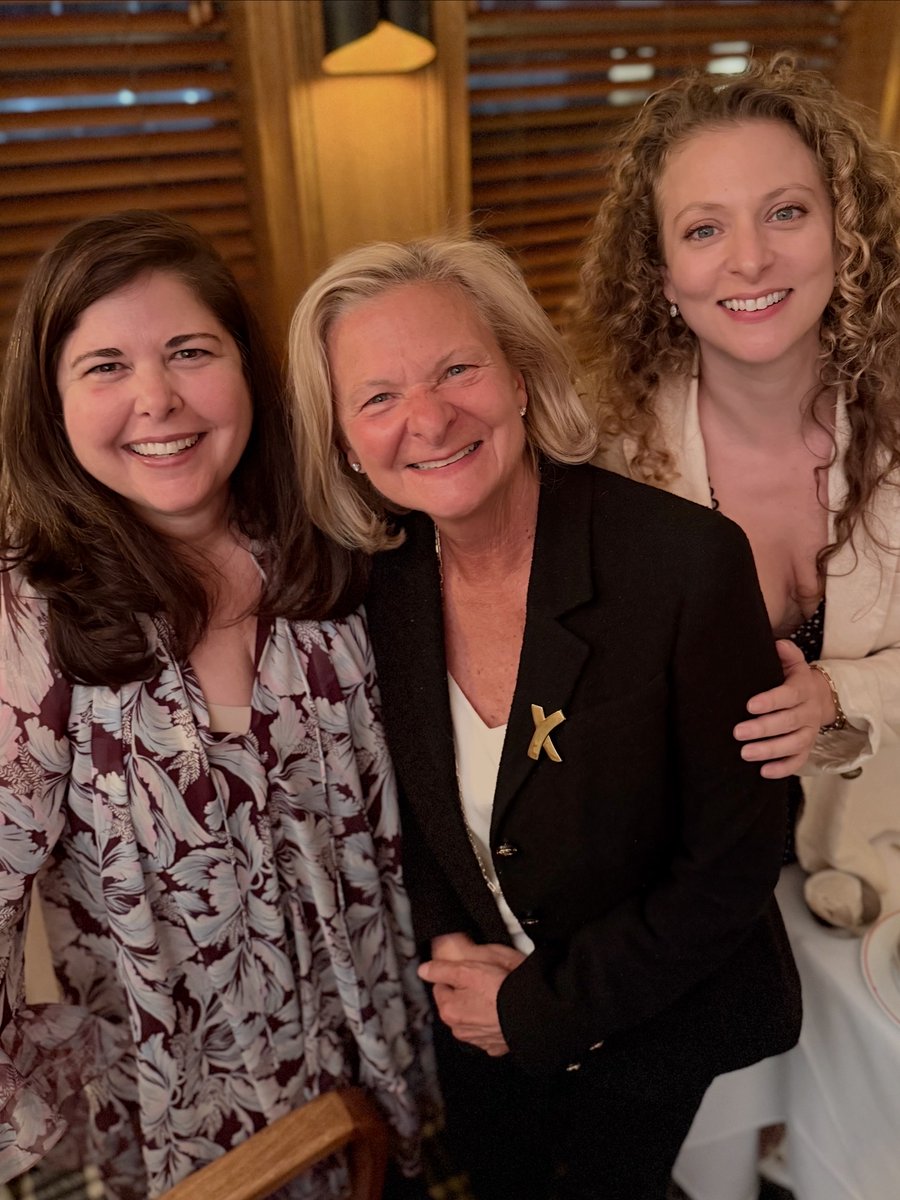 lisaunger's tweet photo. What a month! @HamptonsWhodun, @EdgarAwards, and @thrillerwriters Thrillerfest. Photo dump #3 https://t.co/091EUrRrXx