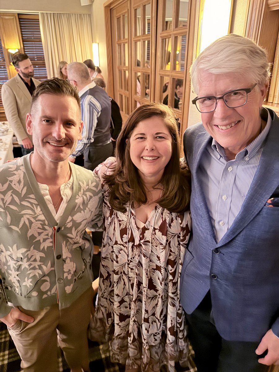 lisaunger's tweet photo. What a month! @HamptonsWhodun, @EdgarAwards, and @thrillerwriters Thrillerfest. Photo dump #3 https://t.co/091EUrRrXx