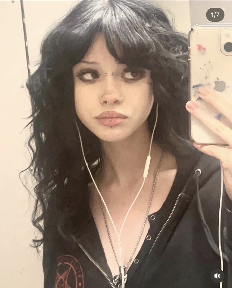 MoonWol09919829's tweet photo. Dm me if yk willow I have a tele group of her dm fast #cumtribute #jerk #jerkbud #wank #wankchat #willow #grace #willowgrace https://t.co/gp0bGehMDQ