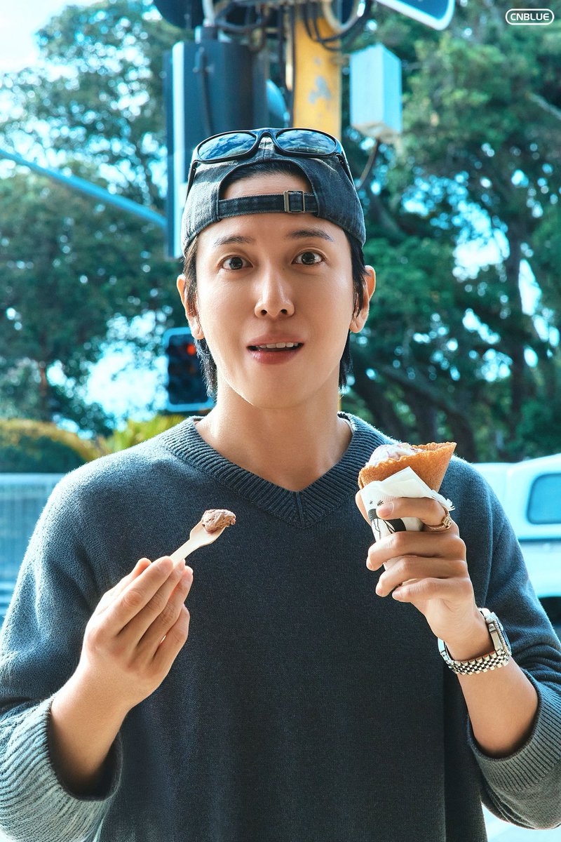 YONGHWAHOLICjp's tweet photo. もうすぐヨンファさんお誕生日🥳
今年は参加費のかからない
参加型イベントを準備中ﾃﾞｽ✨
ಇ
その準備として
みなさまにぜひ
ご意見をお伺いしたく
事前投票を設置します🗳️
ಇ
どなたさまもお気軽に
下記のリンクより
ぽちっとご参加��ださい🫶🏻
投票期��：5月16日(土)23:59
https://t.co/BPXOLcXoSJ https://t.co/aBQ7ydM12f