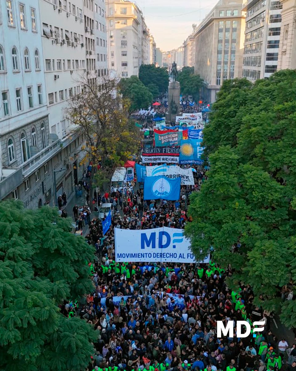 Movimiento Derecho al Futuro tweet media
