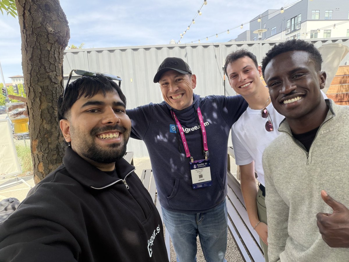 _royaltomar's tweet photo. Pregame before SaaStr by @AgreeHQ was awesome! Got to make new friends, exchange awesome stories and potential partnerships lezzGoooo https://t.co/bTPfq9LxjB