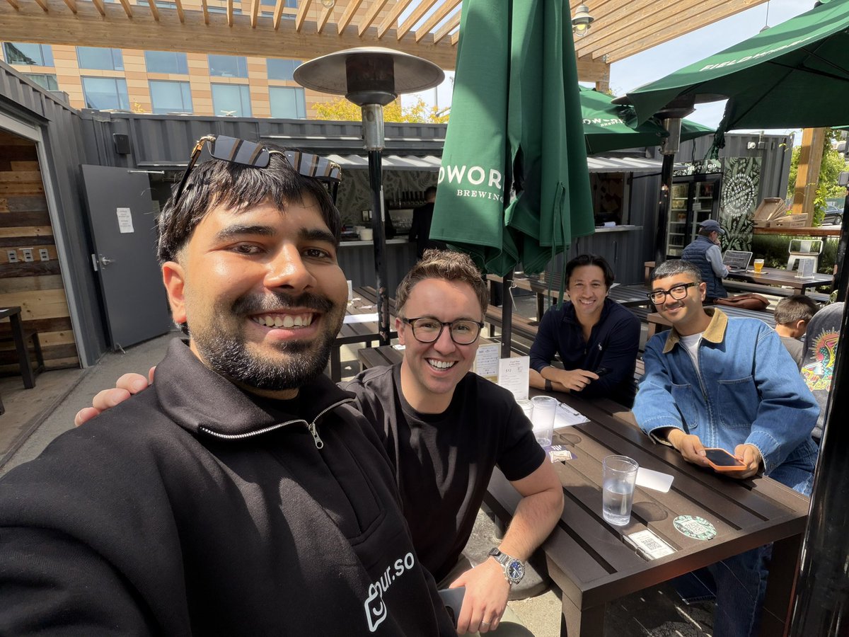 _royaltomar's tweet photo. Pregame before SaaStr by @AgreeHQ was awesome! Got to make new friends, exchange awesome stories and potential partnerships lezzGoooo https://t.co/bTPfq9LxjB