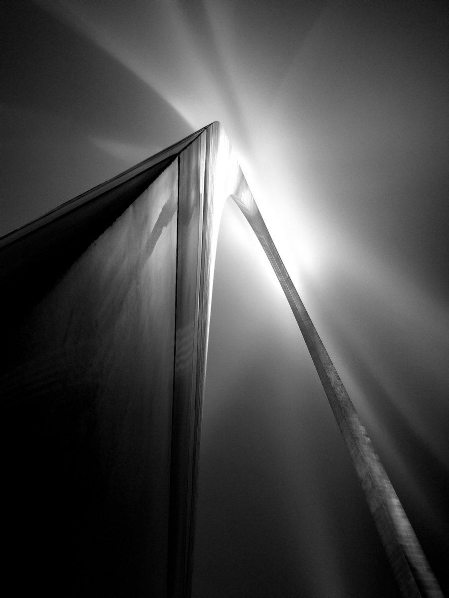 Gateway Arch tweet media