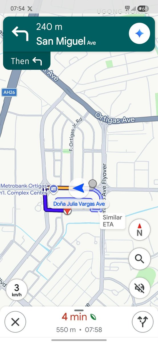 ShonFuran's tweet photo. Lakad na nga lang traffic pa https://t.co/l4WDEerz8E