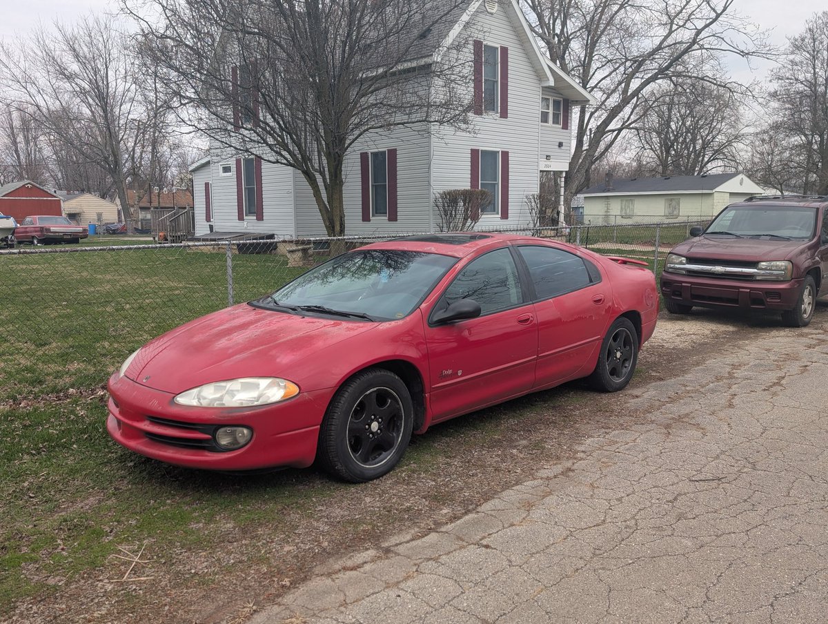 dylan_jt190's tweet photo. I finally found a dodge motorsports intrepid, they only made 383 of these in 2001 when they returned to nascar, they also had made a motorsports edition neon and Dakota https://t.co/Pv6BRu8vXU