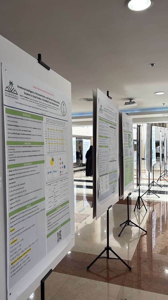 mona_99a's tweet photo. جانب من مشاركتي في عرض الملصق العلمي لبحثي ضمن مؤتمر Annual Research Day 2026 بكلية الطب في جامعة الملك خالد @kkueduEn ✨
تجربة مميزة أتاحت لي عرض عملي البحثي وتبادل المعرفة والاستفادة من النقاشات العلمية الثرية👏🏼
#Annual_Research_Day #kku_med https://t.co/pLvZIxER44
