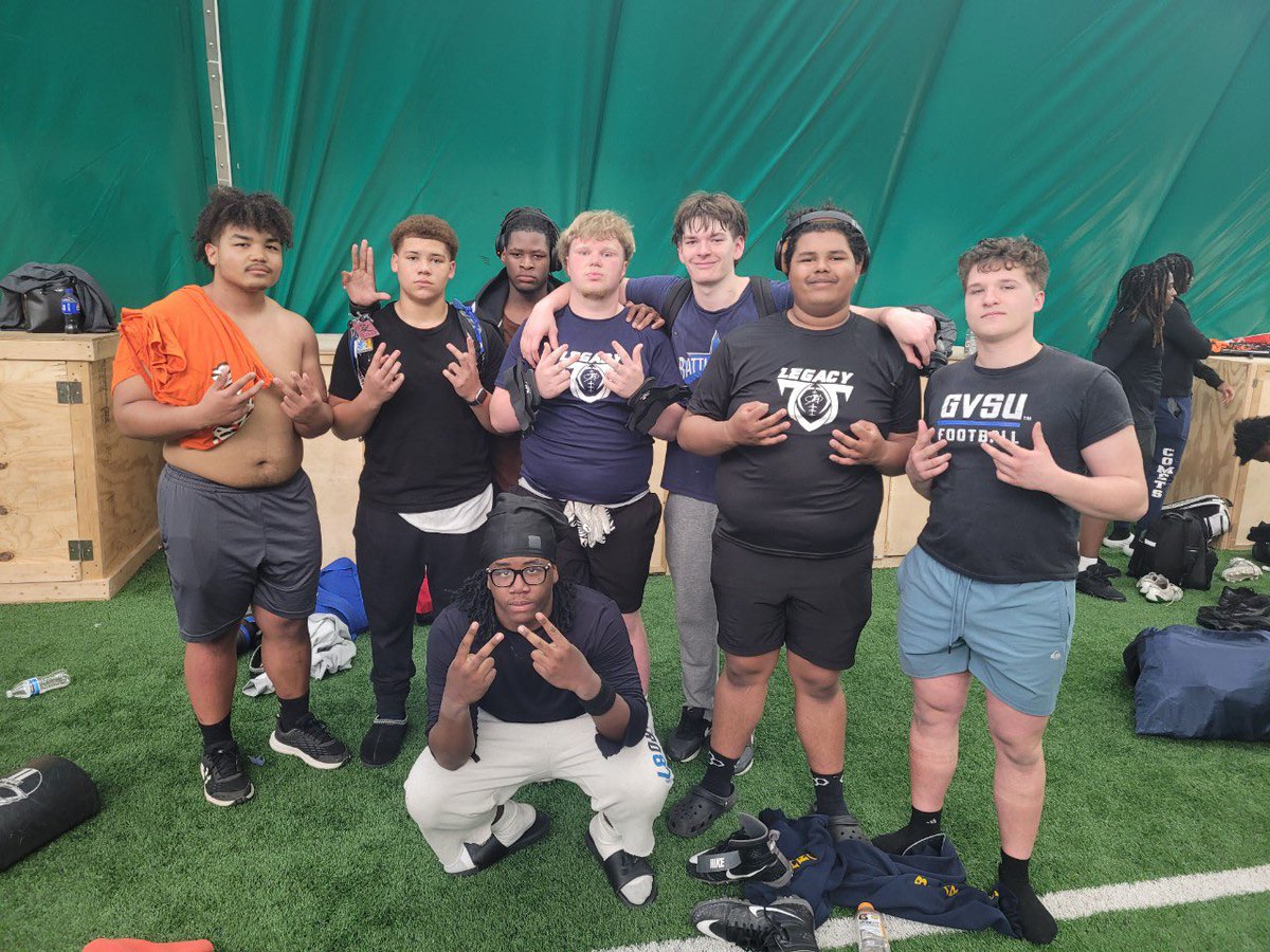 Tayshon75's tweet photo. Had a great Sunday at the Legacy Lineman League! Thank you for inviting me 
@CoQuearry https://t.co/fgPjEJAcME