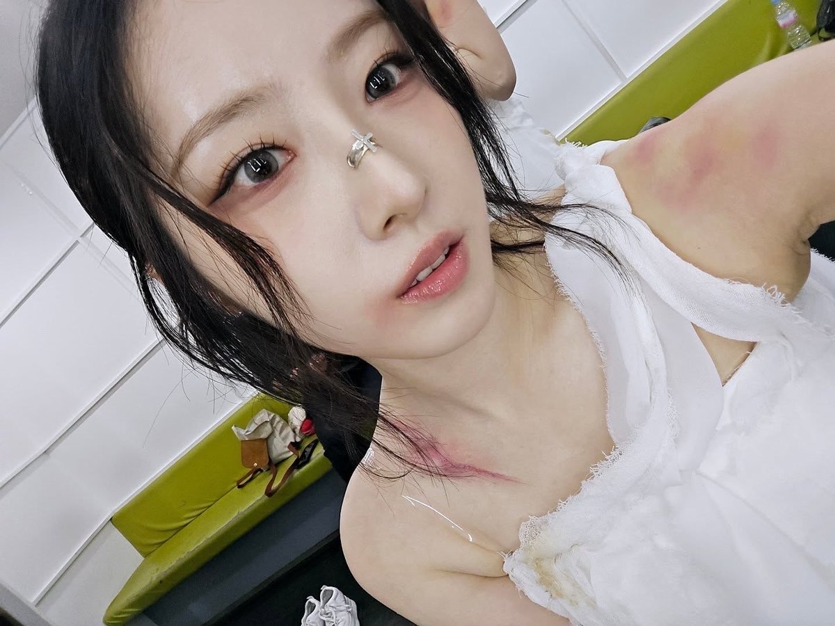thinking of haseul tweet media
