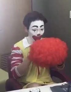 MaxwellMil42336's tweet photo. O fandom de off campus na esperança que iria sair nove da noite 
.
.
( vamos dormir, galerinha!!! Que amanhã o dia começa às 4) https://t.co/2gsUoDTX75