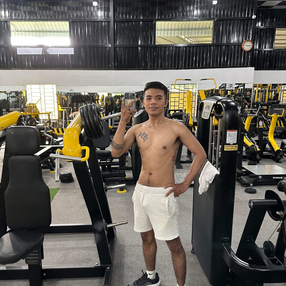 Hoang tweet media