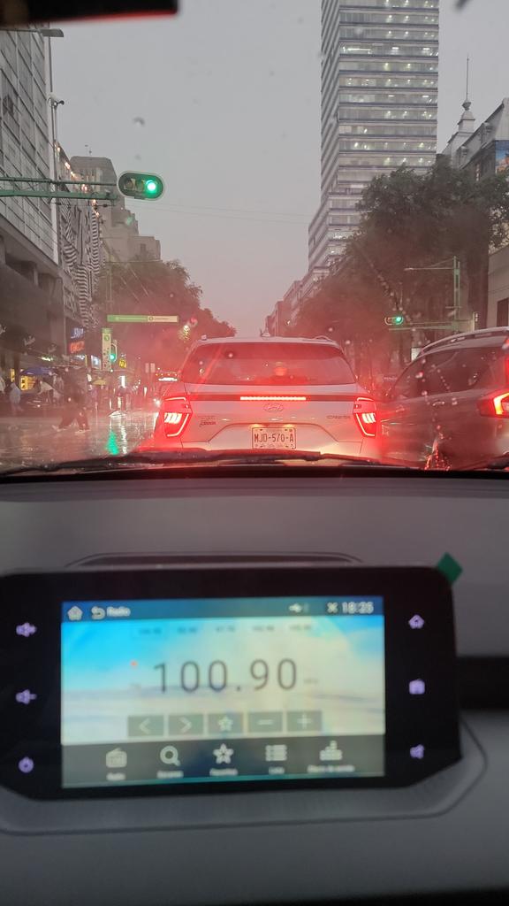 SenseyDanger's tweet photo. #LadoFDeFrankEnVivo
Saludos Frank desde el trafico de eje central 
Saliendo del trabajo https://t.co/W2xmSnmDhJ